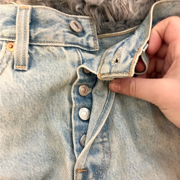 Levi's 501s Women’s Light Blue Distressed Straight Leg Jeans Size W26 L30 - Picture 8 of 11